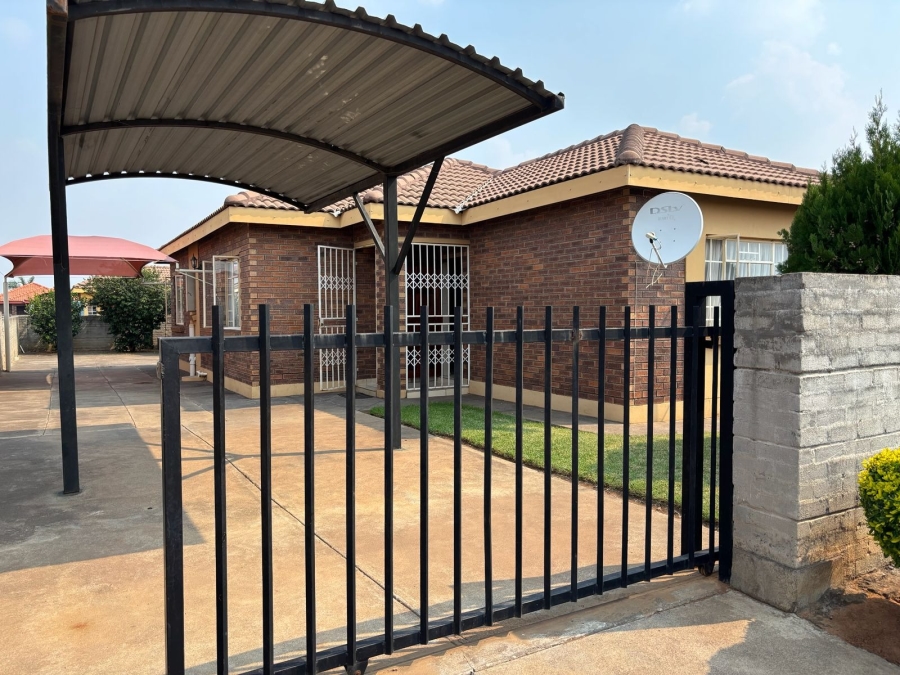 3 Bedroom Property for Sale in Mogwase North West
